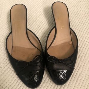 Vintage Chanel Kitten Heel ballerinas!